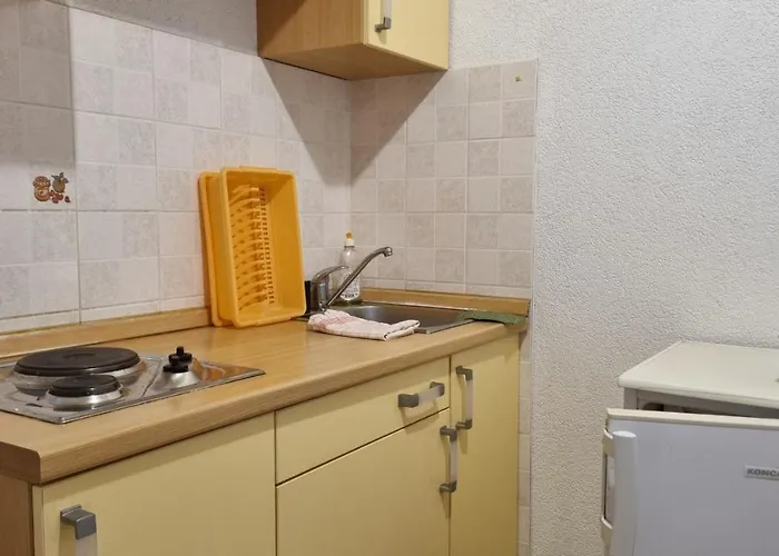 Konukevi Five Makarska